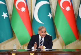  Pakistán y Azerbaiyán son naciones hermanas, según afirma el Primer Ministro pakistaní 