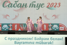 Bakú celebra el día festivo tártaro Sabantuy