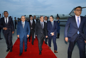 Primer Ministro de Pakistán llega a Azerbaiyán en visita oficial 