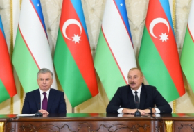   Presidentes de Azerbaiyán y Uzbekistán hacen declaraciones a la prensa  