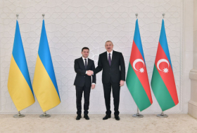  Ilham Aliyev envía carta de felicitación a Zelensky 