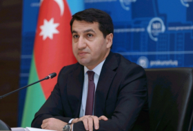   El asistente del presidente de Azerbaiyán se reúne con la oficina del CICR en Bakú  