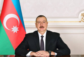  El Presidente Aliyev felicitó al jefe de Estado de Macedonia del Norte 