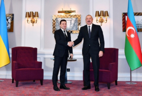  Los Jefes de Estado de Azerbaiyán y Ucrania mantienen conversación telefónica 