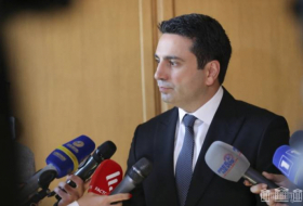  Se podrá firmar un acuerdo de paz entre Ereván y Bakú antes de fin de año, según dice Simonyan 