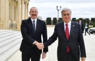  Se mantuvo una reunión entre Aliyev y Tokayev 