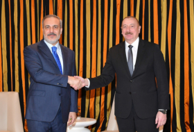  Presidente Aliyev se reunió con el Ministro de Asuntos Exteriores de Türkiye en Múnich 