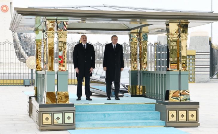  Se celebró una ceremonia oficial de bienvenida de Ilham Aliyev en Ankara 