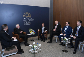 El Secretario de la Santa Sede recibe información sobre la agenda de paz entre Azerbaiyán y Armenia 