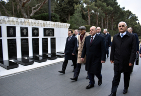 Presidente del Gobierno de la Federación de Rusia visitó el Callejón de Mártires
