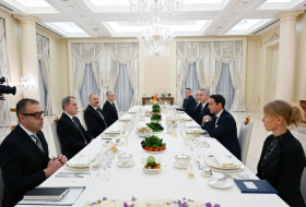   Presidente Ilham Aliyev se reúne con el Secretario General de la OTAN en formato ampliado  