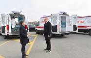  El Presidente se familiarizó con los vehículos médicos de emergencia recién adquiridos - Fotos 