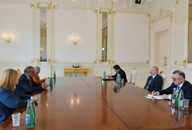  Presidente de Azerbaiyán recibe al director general de la OMS 