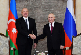  Presidente Ilham Aliyev llama por teléfono a Vladímir Putin 