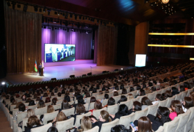 Bakú acoge un acto dedicado al Día Internacional de la Mujer
