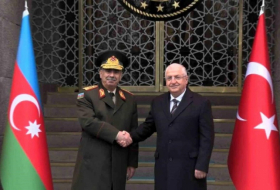  Se reunieron los ministros de defensa de Azerbaiyán y Türkiye 