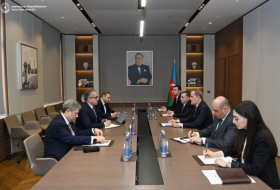 El Canciller de Azerbaiyán se reúne con el candidato al puesto de Director General de la UNESCO