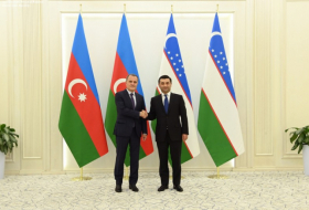  Jeyhun Bayramov se reunió con su homólogo uzbeko 