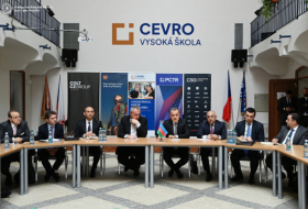 Canciller de Azerbaiyán habló en el Instituto checo CEVRO sobre las prioridades de la política exterior de Azerbaiyán