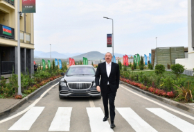  Ilham Aliyev asiste a la inauguración en Fuzuli  