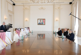  El Presidente de Azerbaiyán recibe al Ministro de Energía saudí 