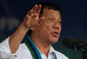 El presidente de Filipinas admite que “tiró a criminales desde un helicóptero“