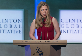 Chelsea Clinton desafía a Trump al defender de las burlas al hijo del nuevo presidente
