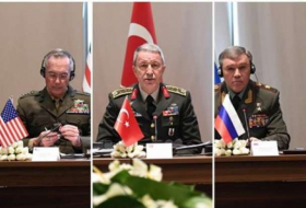 Los máximos comandantes de Turquía, EEUU y Rusia se reúnen en Antalya