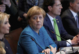 ¿Qué estás haciendo aquí?: No se pierdan las miradas de Merkel a Ivanka Trump