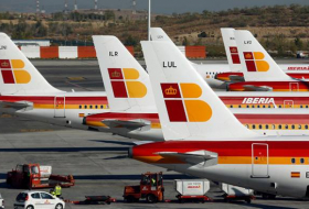 España: Multan a la aerolínea Iberia por realizar pruebas de embarazo a aspirantes a azafatas