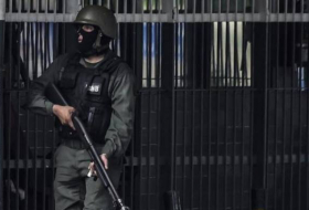 Maduro llama a diálogo mientras ordena detención de los magistrados