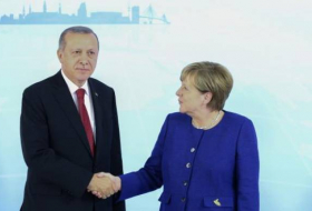 Merkel toma como ejemplo a Erdogan
