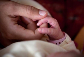 Nace un bebe 'embarazado' en la India