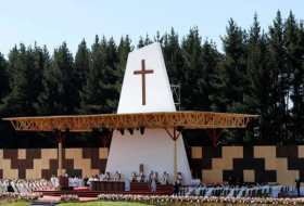 Chile: queman más iglesias mientras el papa Francisco recorre el país
