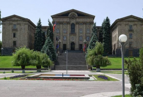 El escándalo de corrupción en el parlamento armenio:destituyeron a los jefes