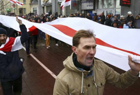 Oposición bielorrusa celebra una marcha opositora no autorizada en Minsk