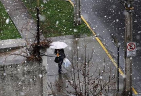 Chile: Nieve sorprende a habitantes de Santiago