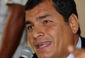 Correa: Dolarización de la economía fue un “suicidio monetario”.