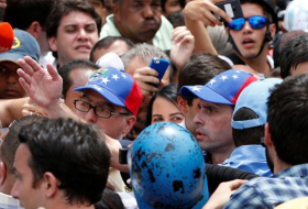 Dirigente opositor venezolano da plazo de una semana a la mesa de diálogo 