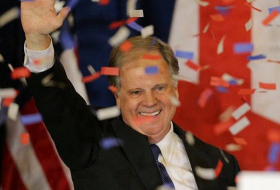 Cómo el triunfo de Doug Jones en Alabama golpea a Trump pero alivia a los republicanos