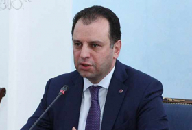 El ministro de Defensa de Armenia: “ Nuestro ejército no está listo a la guerra¨