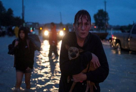 Houston amplía en 9.000 plazas los refugios para los desplazados por el huracán Harvey