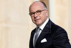 Hollande nombra primer ministro a Bernard Cazeneuve, hasta ahora en Interior