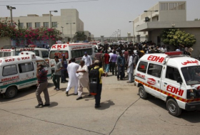 Varios muertos y docenas de heridos por incendio en un hotel de Karachi 