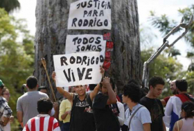 Los manifestantes mantienen la presión en Paraguay para impedir que Cartes apruebe su reelección