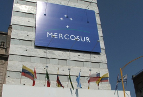 La UE espera cerrar tratado de libre comercio con Mercosur 