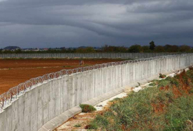 Turquía construye un muro en la frontera con Siria