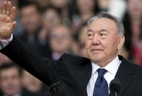 Nazarbáyev es el primer líder quien visitó a Ankara tras la intentona golpista