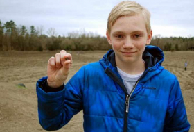 Este adolescente encontró un enorme diamante de 7,44 quilates en un parque de Estados Unidos