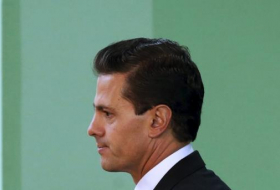 Peña Nieto anuncia una reducción del 10% a los salarios de los altos funcionarios